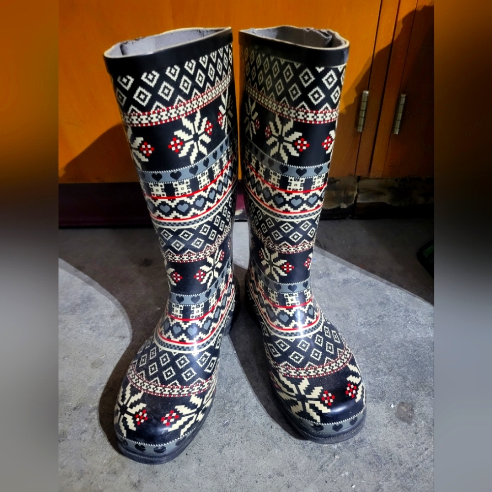 Nomad Rain Boots Size 8